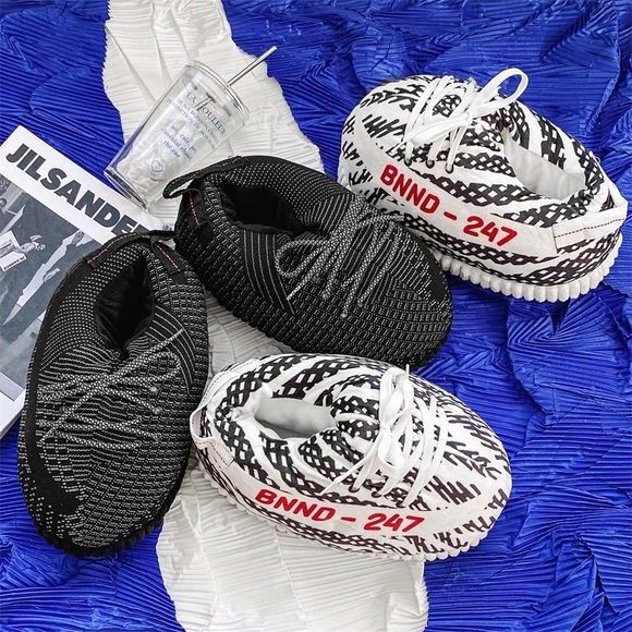 Shoes - Picture 4 of 4